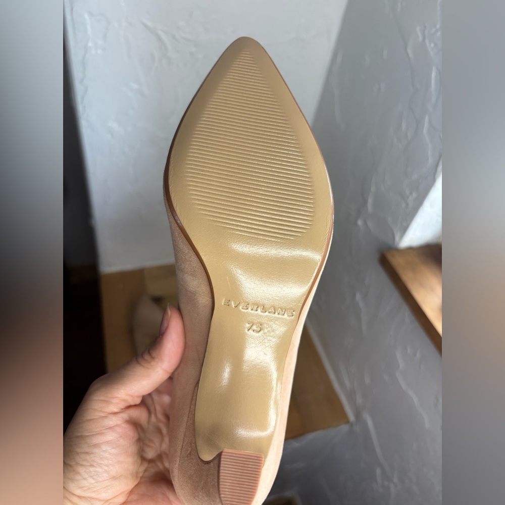 Everlane Beige Suede Heels The banana 3” heel leather NWOB size 7.5 - Picture 10 of 13